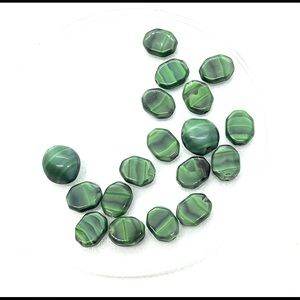 Lot of 18 Green Swirl Glass Beads